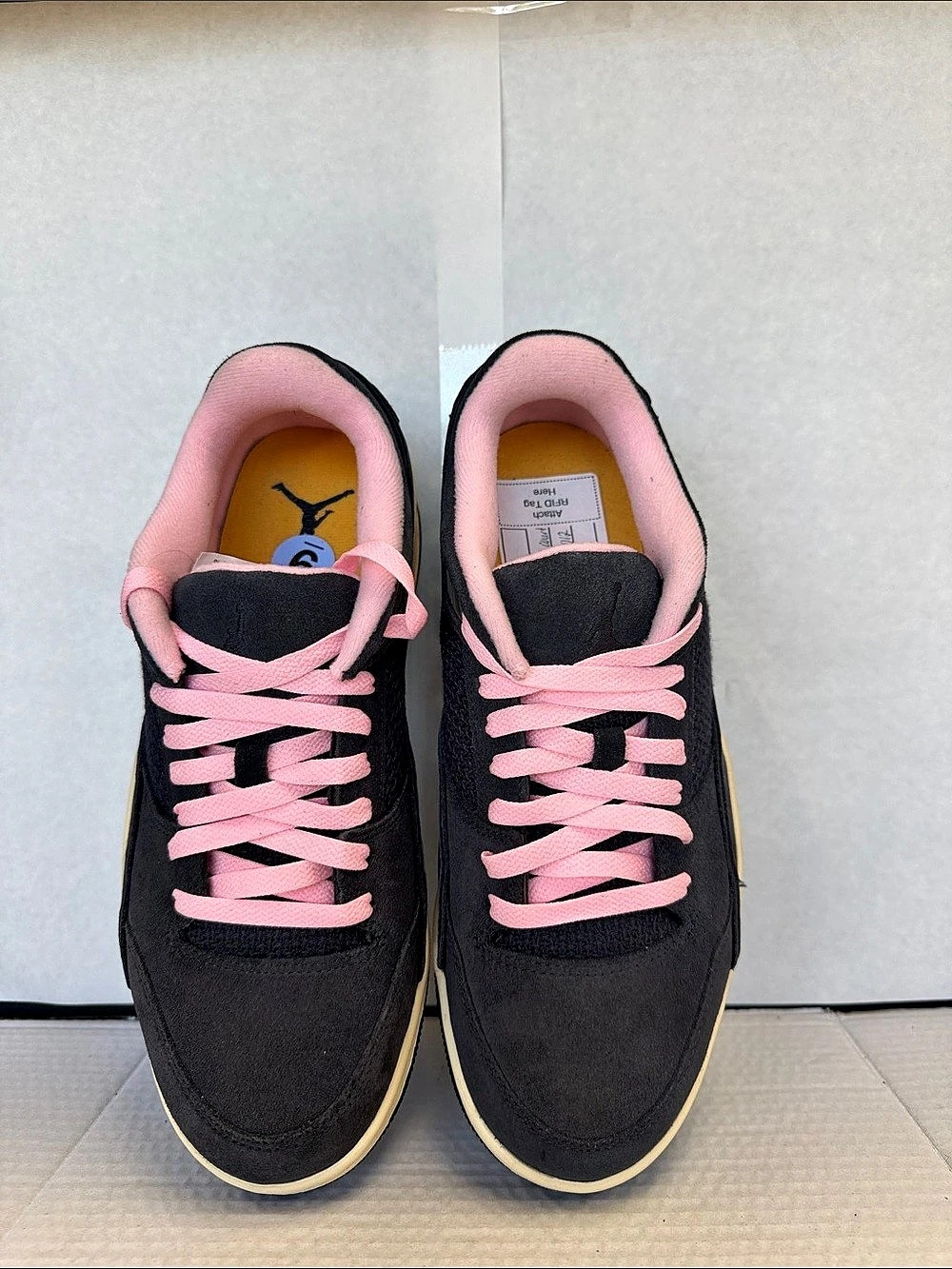Air Jordan Black & Pink Sneakers Like New  size9